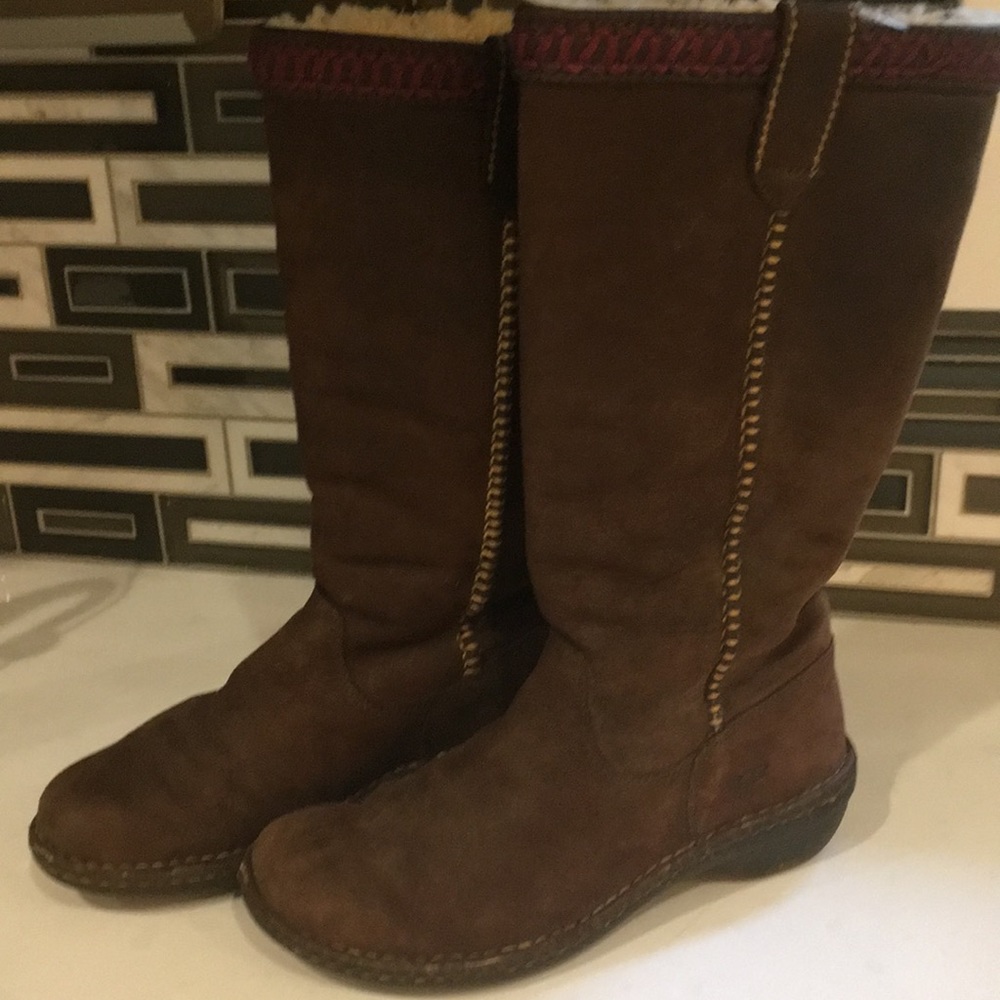 Ugg lined Brown Suede Boots